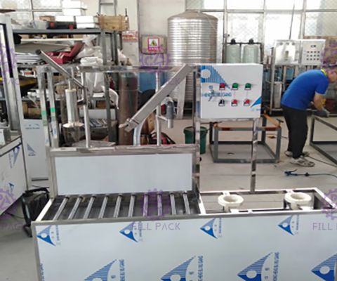 80BPH 20L गैलन फिलिंग मशीन सेमी ऑटोमैटिक आपूर्तिकर्ता