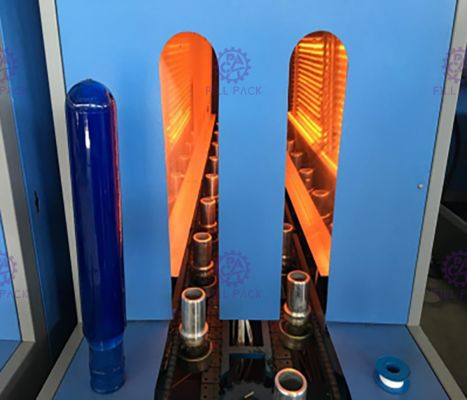 सहायक मशीन के साथ 1 गुहा 3-5 1.0 एमपीए गैलन बोतल उड़ाने वाली मशीन आपूर्तिकर्ता