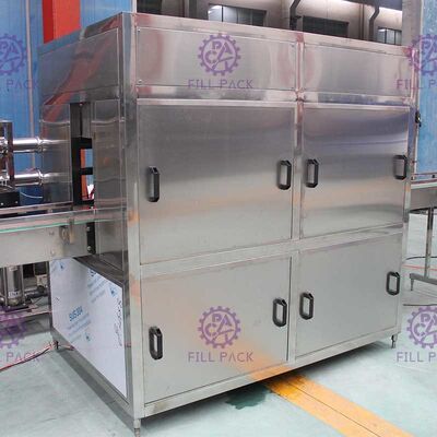 600BPH पूर्ण स्वचालित चार लाइन मोनोब्लॉक गैलन भरने की मशीन अतिप्रवाह वाल्व के साथ आपूर्तिकर्ता