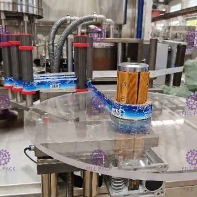 प्लास्टिक बोतल पानी फैक्टरी के लिए रोटरी ओपीपी बोतल लेबलर गर्म गोंद पिघला लेबलिंग मशीन उपकरण लेबल आवेदक आपूर्तिकर्ता