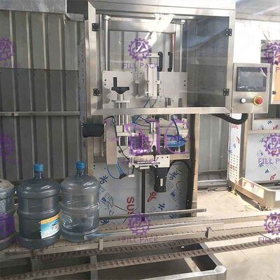 सिंगल हेड नेक लेबलिंग 28 मिमी गैलन लेबलर पूर्ण स्वचालन आपूर्तिकर्ता