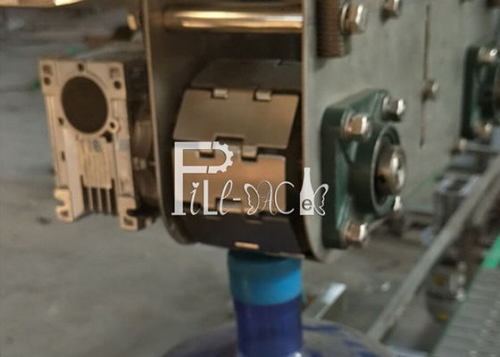 जार पानी 450BPH 5 गैलन बोतल भरने की मशीन आपूर्तिकर्ता