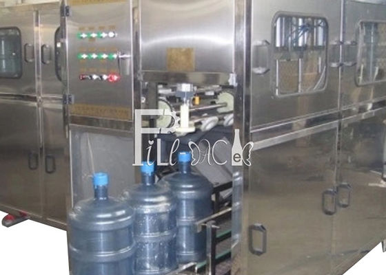 मिनरल वाटर के लिए इलेक्ट्रिक चालित पूर्ण स्वचालित 450BPH 20L बोतल 5 गैलन बोतल भरने की मशीन आपूर्तिकर्ता