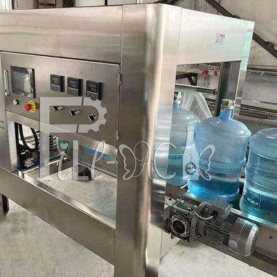 2.5kw स्वचालित 5 गैलन 2200bph पानी की बोतल पैकिंग मशीन: आपूर्तिकर्ता