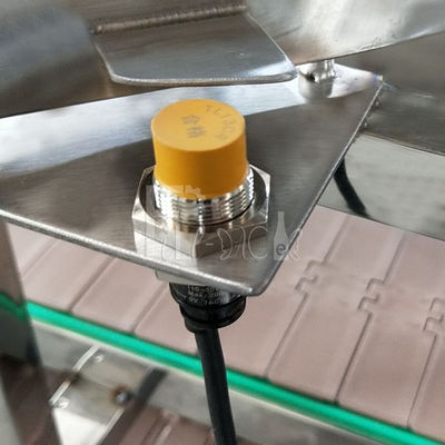 स्वचालित बाल्टी लोडिंग डिवाइस के साथ 120bph 3/5 गैलन / 20l पानी की बॉटलिंग मशीन आपूर्तिकर्ता