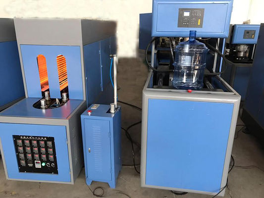 सहायक मशीन के साथ 1 गुहा 3-5 1.0 एमपीए गैलन बोतल उड़ाने वाली मशीन